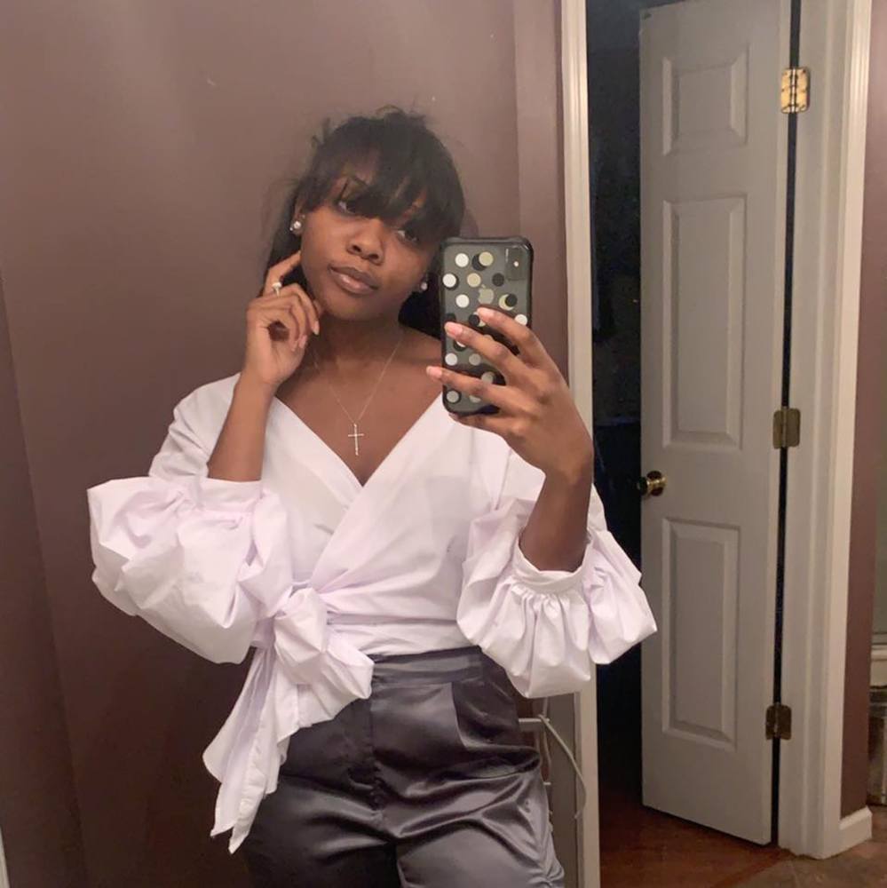 Meet your Posher, Nia